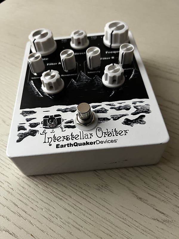 EarthQuaker Devices Interstellar Orbiter Dual Resonant