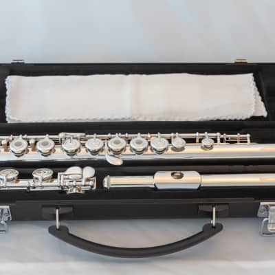 Yamaha YFL-282 Standard Open Hole Flute *Inline G *Cleaned & Serviced image 1
