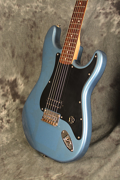 Squier by Fender Stratocaster Metallic Blue – Chicago Music