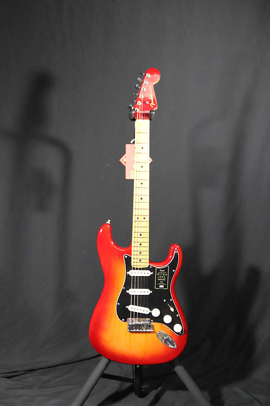 フェンダーUSAストラトキャスター　アメリカンウルトラ2021年製 美品 Fender American Ultra Luxe Stratocaster 2021 - Present
