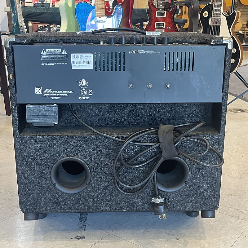 Ampeg BA-115 100-Watt 1x15