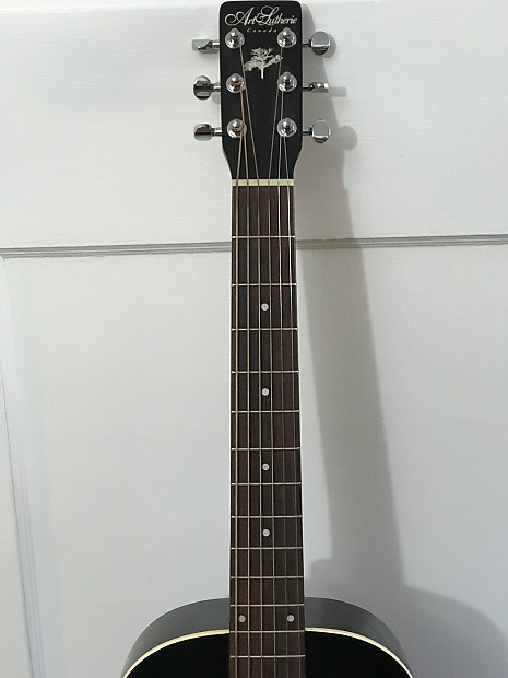 Art & Lutherie Ami Parlor Guitar - Handmade in Canada by