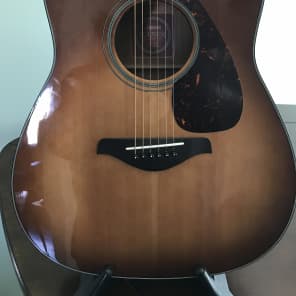 Yamaha FGX700SC-BS Cutaway Solid Spruce Top Acoustic/Electric Guitar Brown Sunburst