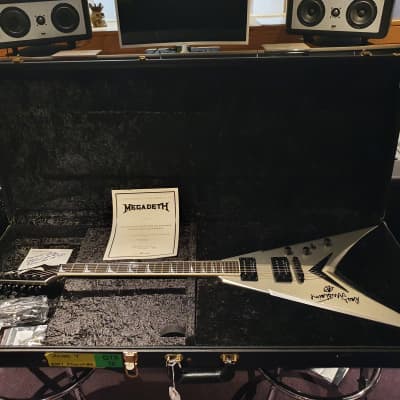 Dave Mustaine's personal Prototype King V built by Dean Guitars USA Custom Shop to launch the VMNT image 5