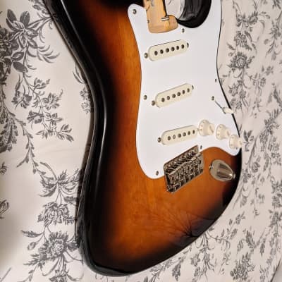 Squier Classic Vibe Stratocaster '50s Loaded Body, 2-Tone Sunburst image 6