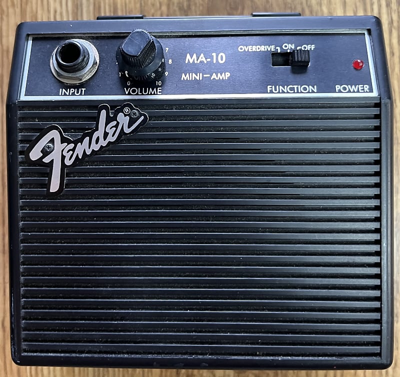***FENDER MA10 MINIAMP BATTERY OPERATED GUITAR AMP (USED) Reverb