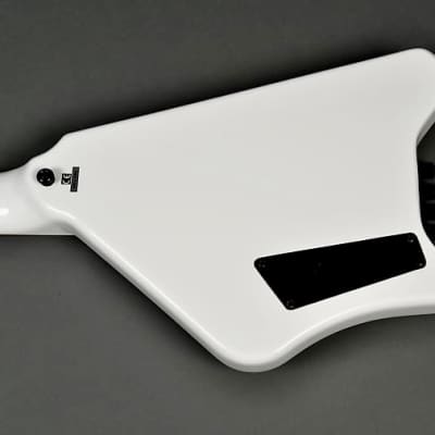 BootLegger Guitar Ace  Headless Bass White 7.8 Pounds White Stiletto Case &  Flask image 12