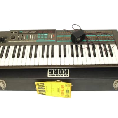 Korg Poly-800 Synthesizer Keyboard w/ Case