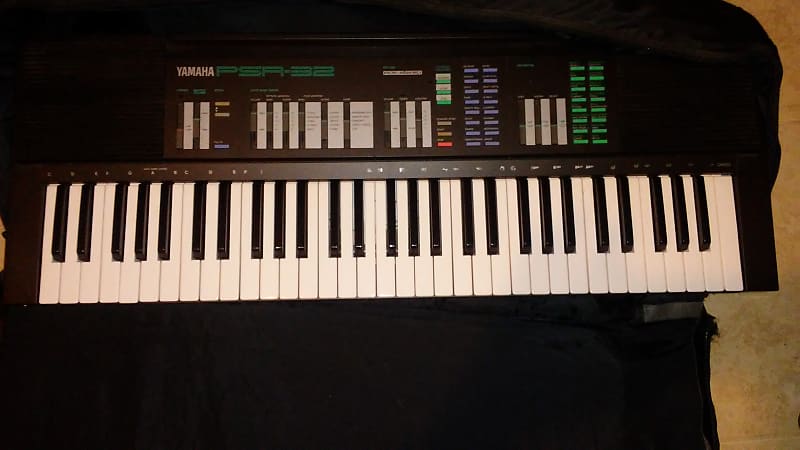 Yamaha PSR-32 Portable Keyboard | Reverb
