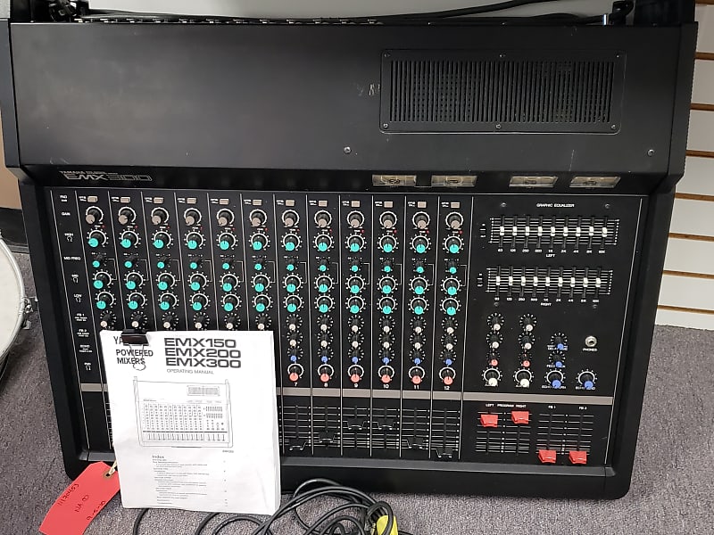 YAMAHA POWERED MIXER EMX3000(動作未確認) YAMAHA POWERED