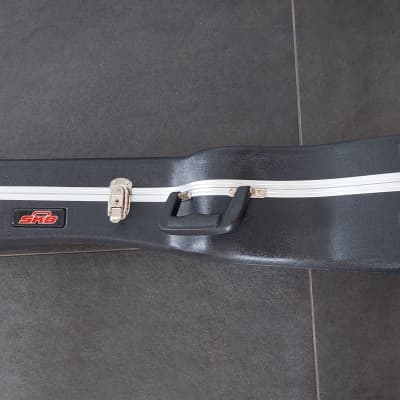 SKB-300 Flightcase Koffer Hardcase Little Martin / Sigma TM Acoustic Guitar Hardcase Black for sale