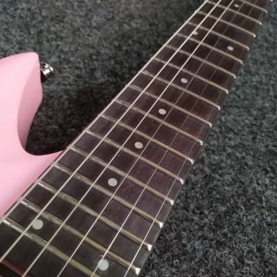 Alp Leaf 100 headless travel eletric guitar Pink image 3