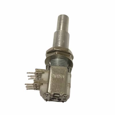 1251-30RP-A500K Long Solid Shaft Concentric A500K Amp Mini Potentiometer for sale