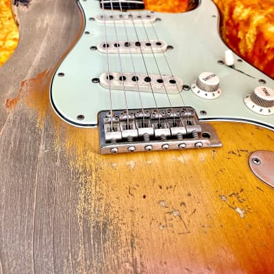 Fender 61’ Stratocaster Master Built - Dale Wilson 2018 Ultra Heavy Relic 3 Tone Sunburst image 7