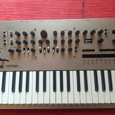 Korg Minilogue 4-Voice Polyphonic Analog Synthesizer 2016 - Present - Silver