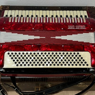 Nice SILVIO SOPRANI Accordion 1960's White & Red Made in Italy 41/120 , Plays Very Well, Support Indie Music ! image 3