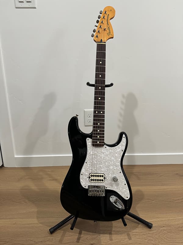 Fender Tom DeLonge Artist Series Signature Stratocaster 2002 - 2003 - Black image 1