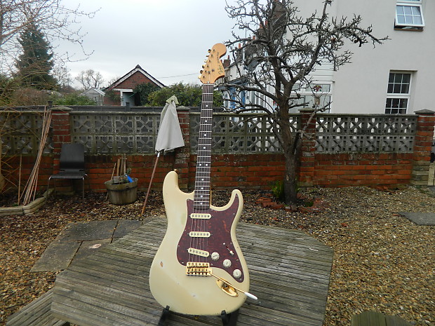 【楽天スーパーセール】 Tokai Silver Star 1981 Strat SS48 1981 Aged Olympic White ギター