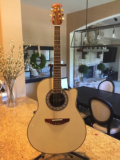 Ovation Ultra Deluxe Model 1528D 1986 White