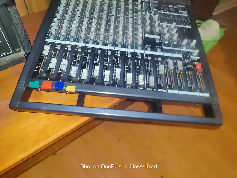 Yamaha EMX5014C 14 Channel 500Watt Powered Analog Mixer Reverb