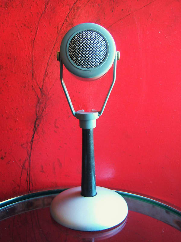 Vintage 1950's Turner 999 / U9S / 99 dynamic microphone w period Astatic  E6G desk stand display