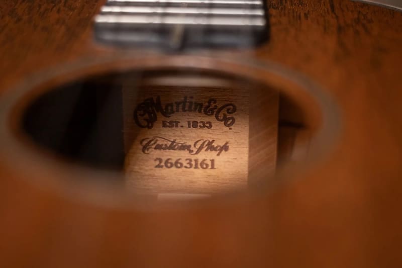 Martin Custom Shop Mahogany Tenor Ukulele - Satin Finish Martin Custom Shop Mahogany Tenor Ukulele - Satin Finish