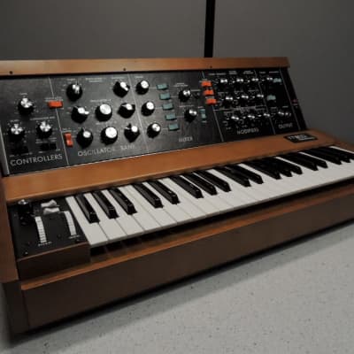 Moog Minimoog Model D Reissue 44-Key Monophonic Synthesizer [Three Wave Music]