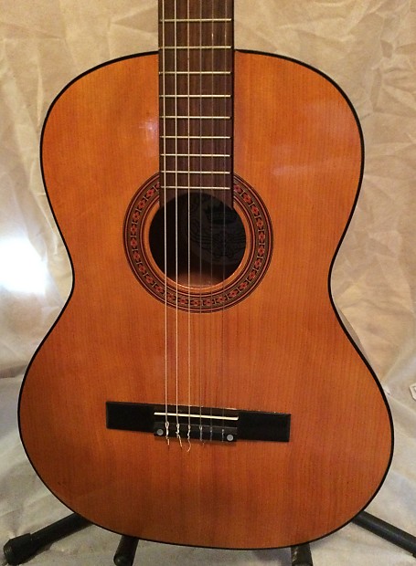 Coronet shop classical guitar