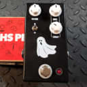 JHS Haunting Mids Sweepable Mids EQ Preamp Tone Shaper
