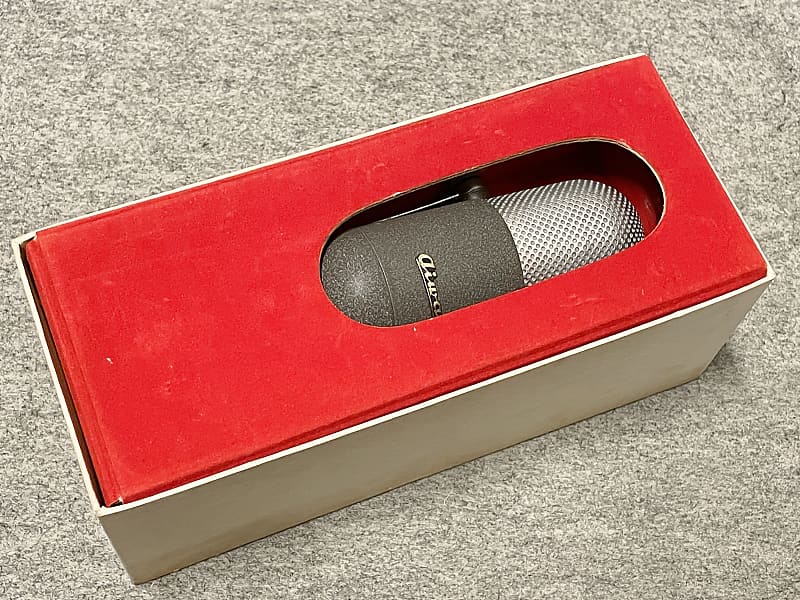 Aiwa VM-13 Velocity Microphone RCA 77 Style Japan Vintage Ribbon