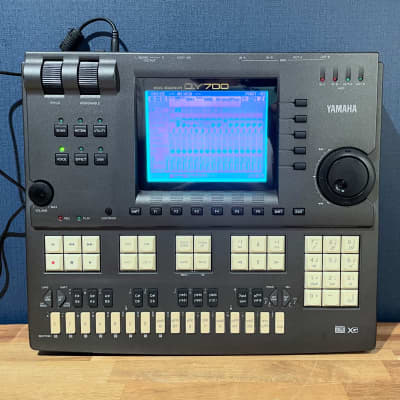 Yamaha QY700 Sequencer Workstation