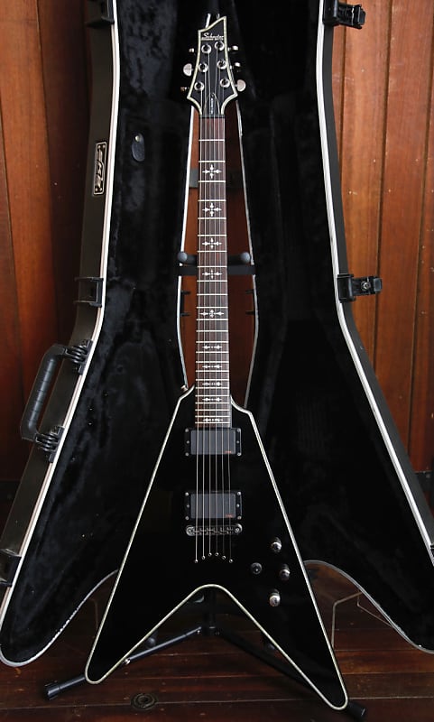 Schecter Diamond Series Hellraiser V-1 Gloss Black Electric Guitar  Pre-Owned | Reverb UK