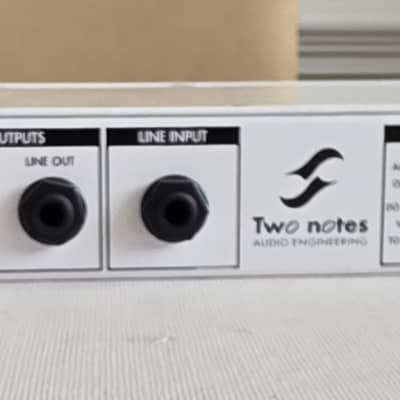 Two Notes Torpedo Live Digital Loadbox 2010s - White/Black Two Notes Torpedo Live Digital Loadbox 2010s - White/Black