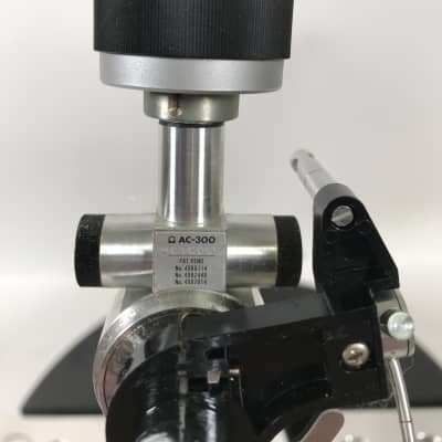 Acoustic Solid Solid Round Dual Tonearm Turntable image 5