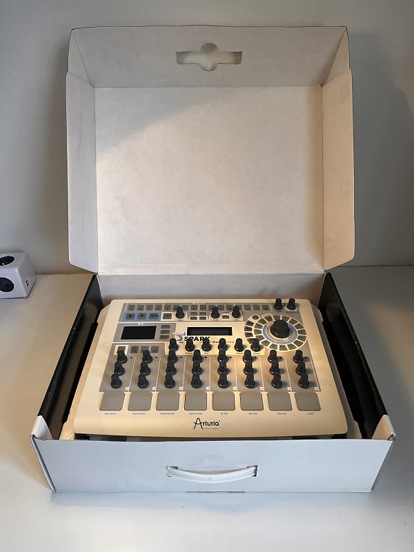 Arturia spark store drum machine