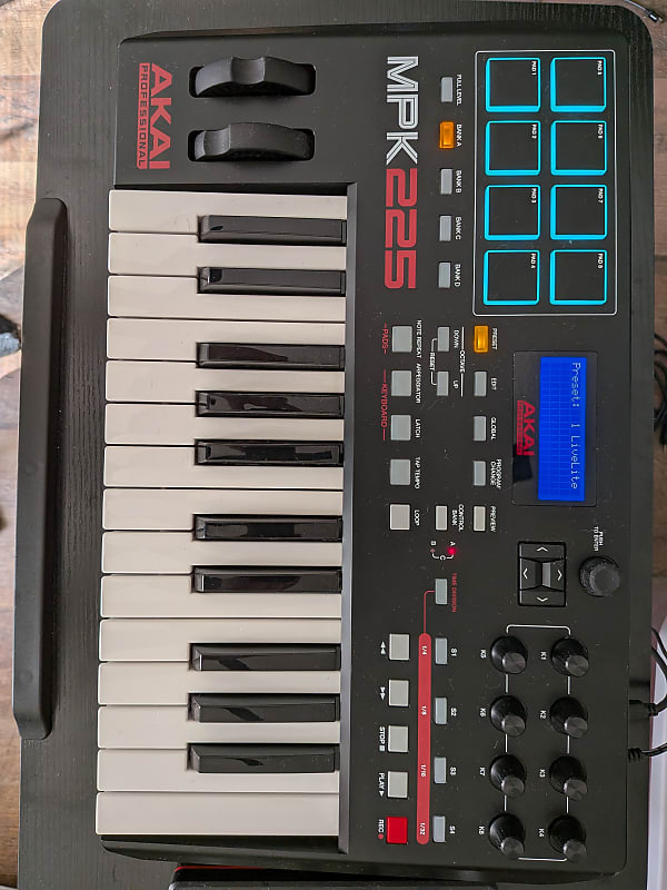Akai MPK225 MIDI Controller | Reverb