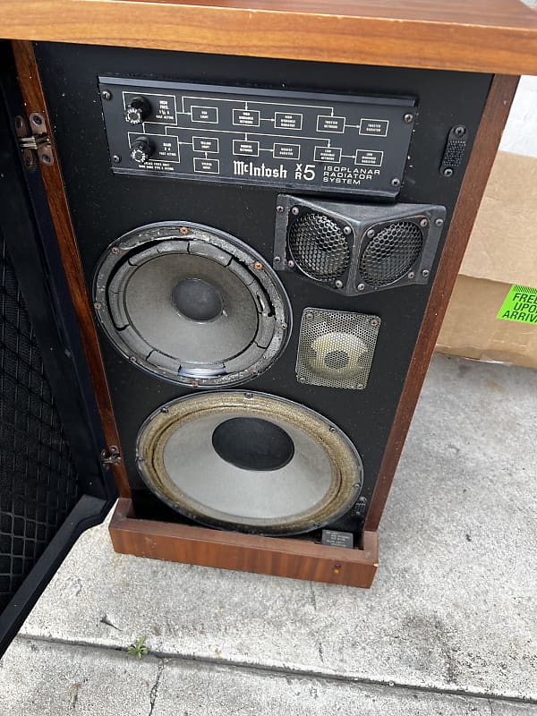 Vintage ONE McIntosh XR5 Speakers working but the need new reform  			