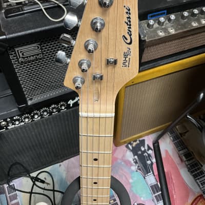 Behringer IAXE 624 CENTARI USB Guitar in white solid body