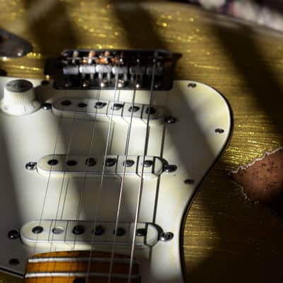 Fender Stratocaster Relic Gold Sparkle Nitro Texas Specials image 2
