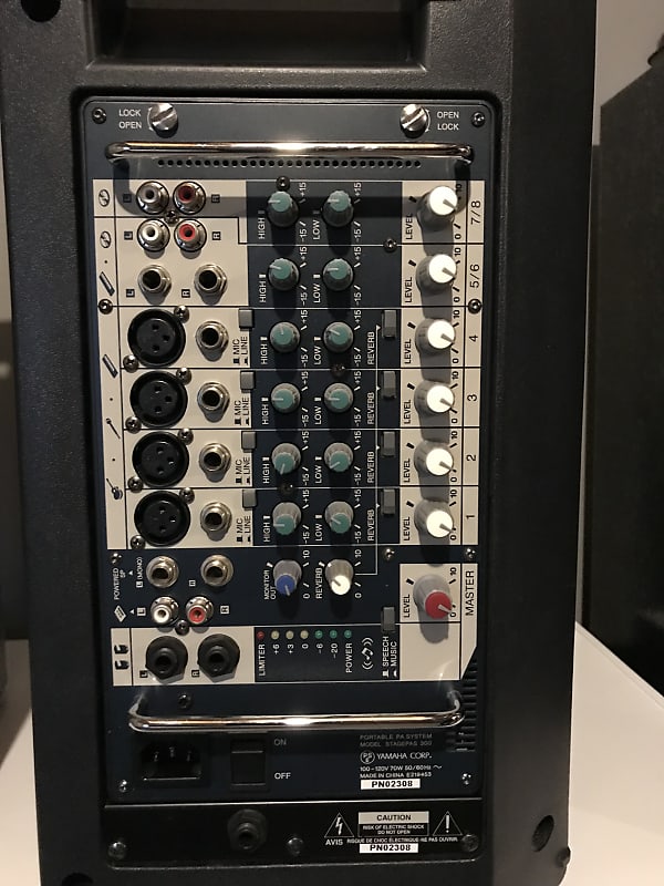 Yamaha Yamaha STAGEPAS 300 - Portable P.A. System with Dual 8