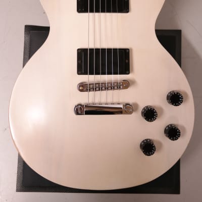 Gibson Les Paul LPJ ホワイト 2013年製 Gibson Les Paul LPJ - Rubbed White Satin Reviews | Sweetwater