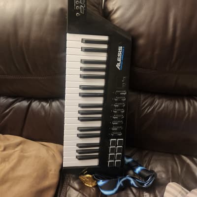 Alesis Vortex 2 Wireless Keytar USB/MIDI Controller 2010s - Black