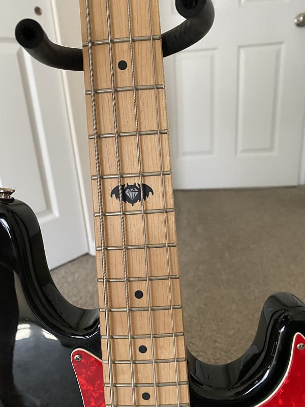 Fender Squier Pete Wentz Precision Bass 6.5 lbs! Fall Out