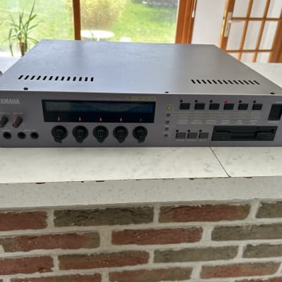 Yamaha A3000