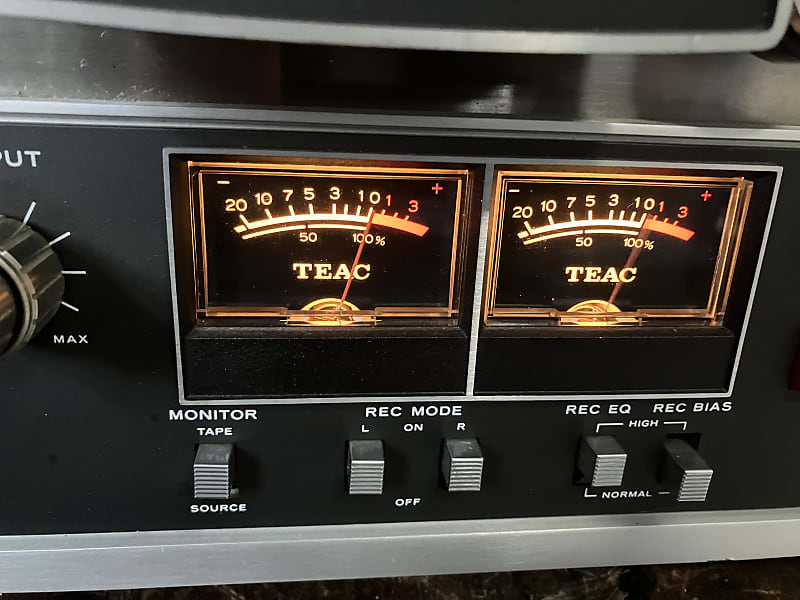 TEAC 2300S 1/4 4-Track Reel to Reel Tape Deck Recorder 1970s