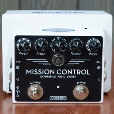 NAMM '19 - Spaceman Effects Mission Control Demo - Premier Guitar