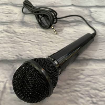 Universal MC103 Wired Dynamic Vocal Microphone image 2