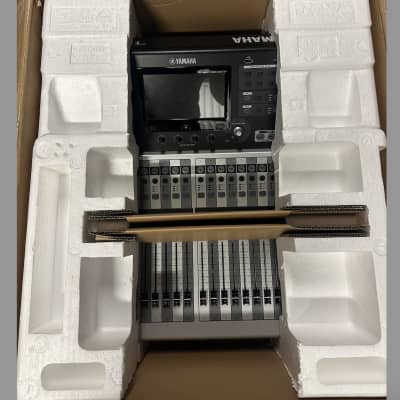 Yamaha TF1 40 Input Digital Mixing Console 2015 - Present - Grey / Black
