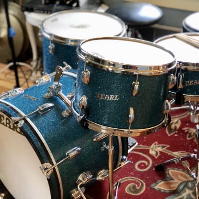 Pearl MIJ Luan Kit 1960's in Blue Sparkle W/ Matching Snare. Video