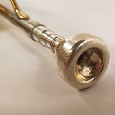 Yamaha YTR-232 Trumpet, Japan, Brass with case and mouthpiece image 4